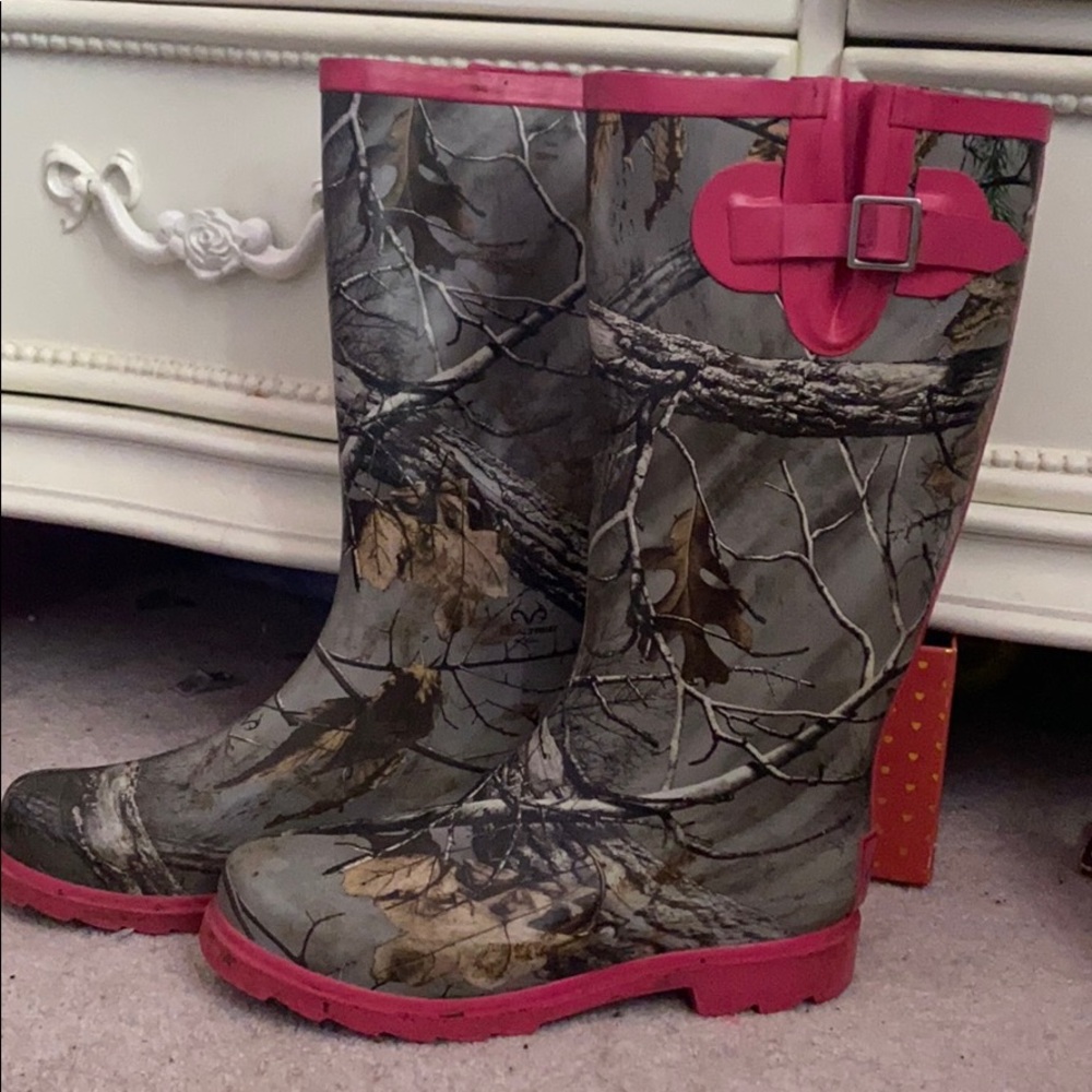 Rubber Upper, camouflage and hot pink rubber boots
